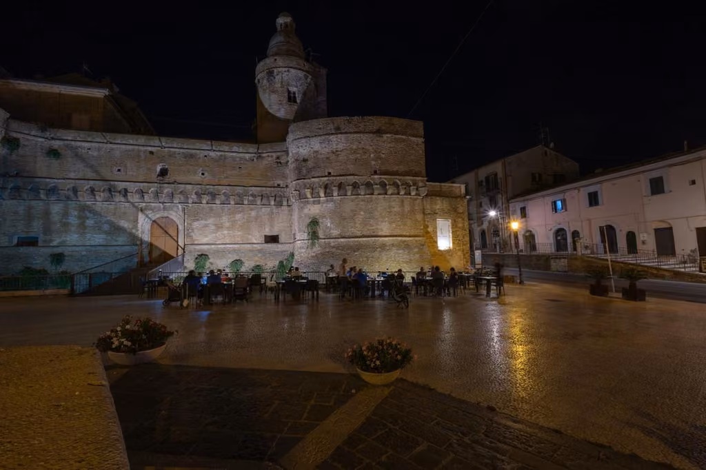 Dettagli degli interni ristrutturati della struttura a Vasto